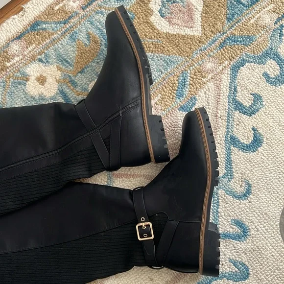 Elegant Black Women's Boots - Picture 3 of 5